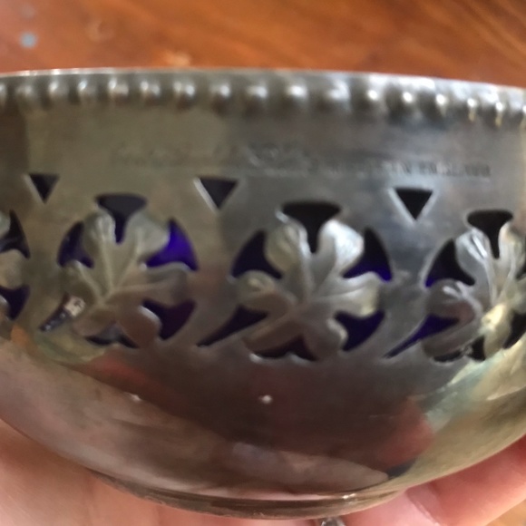 Antique English silver bowl with blue glass insert - Picture 5 of 7